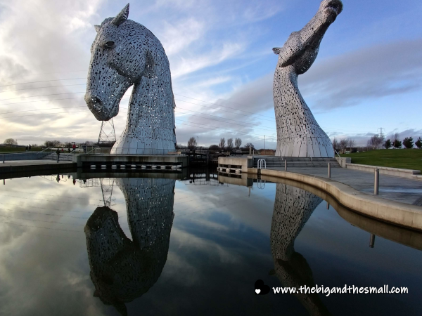 Double Kelpie reflection.png