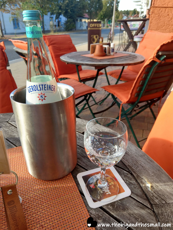 Sparkling water.png